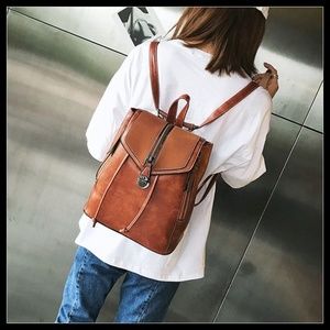 NEW CAMBRIDGE Bucket Backpack